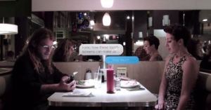 cool-cell-phone-people-restaurant