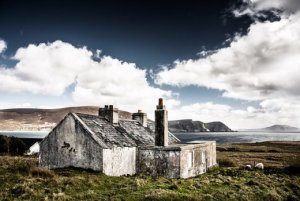 hut-209466_640